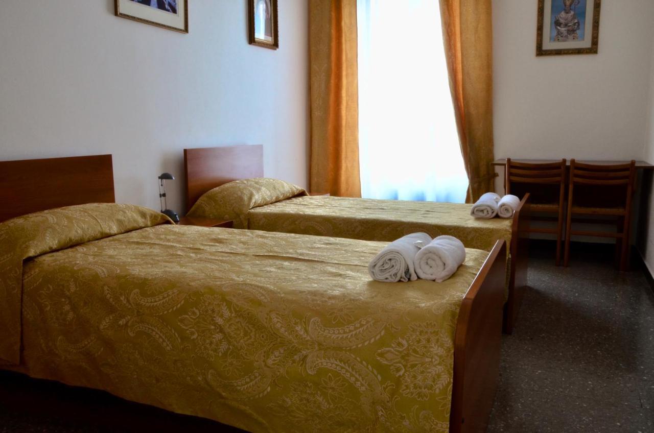 Casa Per Ferie Jpii Dom Polski Rom Exterior foto