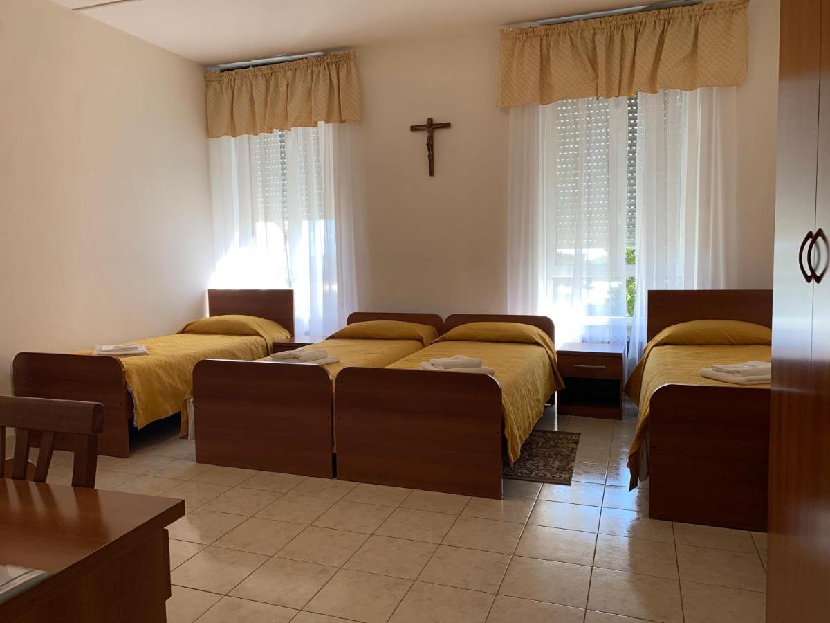 Casa Per Ferie Jpii Dom Polski Rom Exterior foto